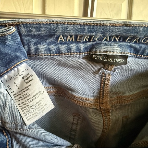 American Eagle Outfitters Light Blue Flare Jeans - Picture 3 of 3